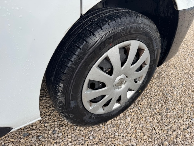 RENAULT TRAFIC III FG