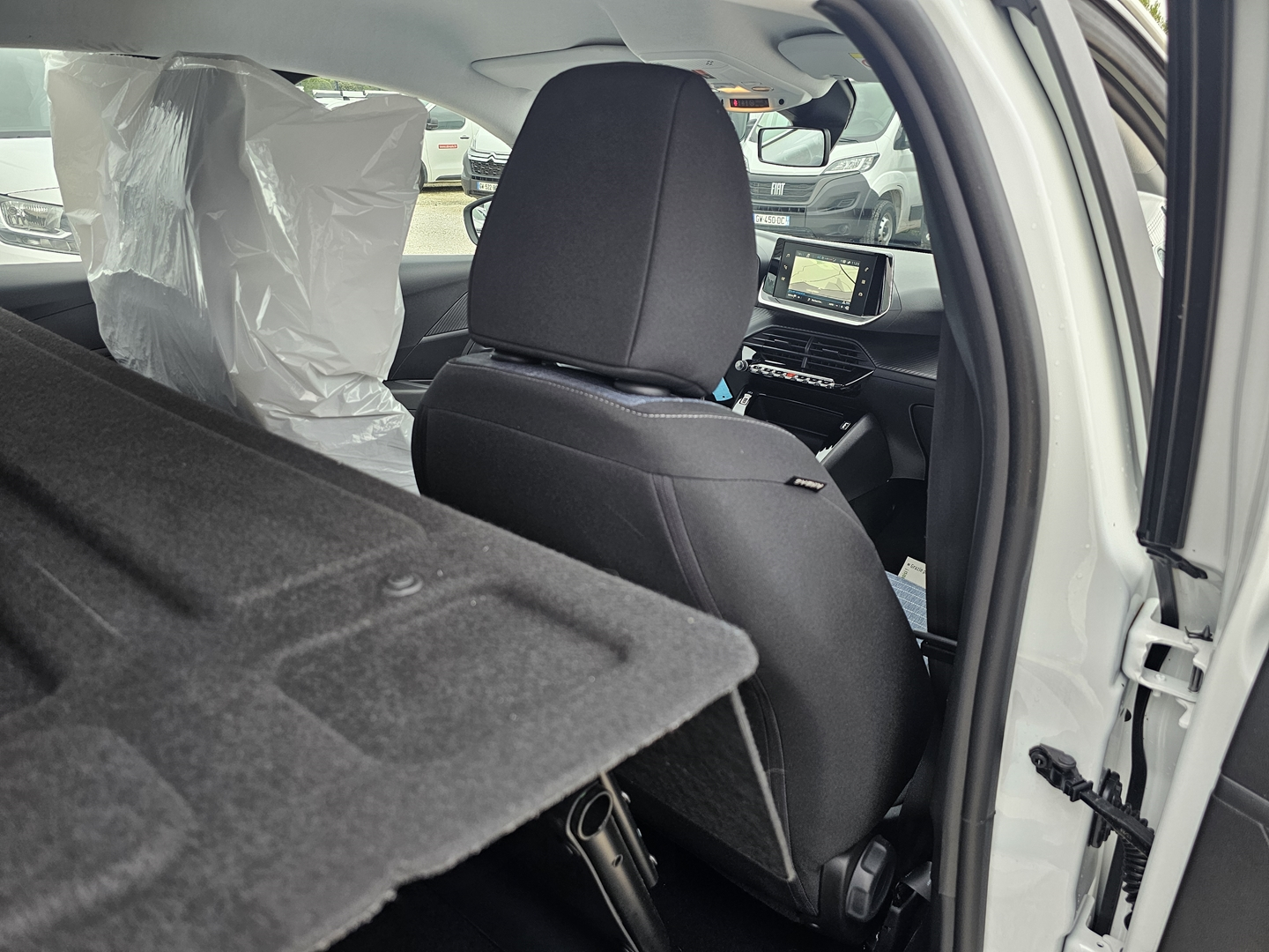 PEUGEOT 208 AFFAIRE
